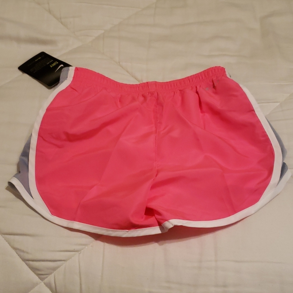 Girls Nike Shorts - Picture 4 of 6